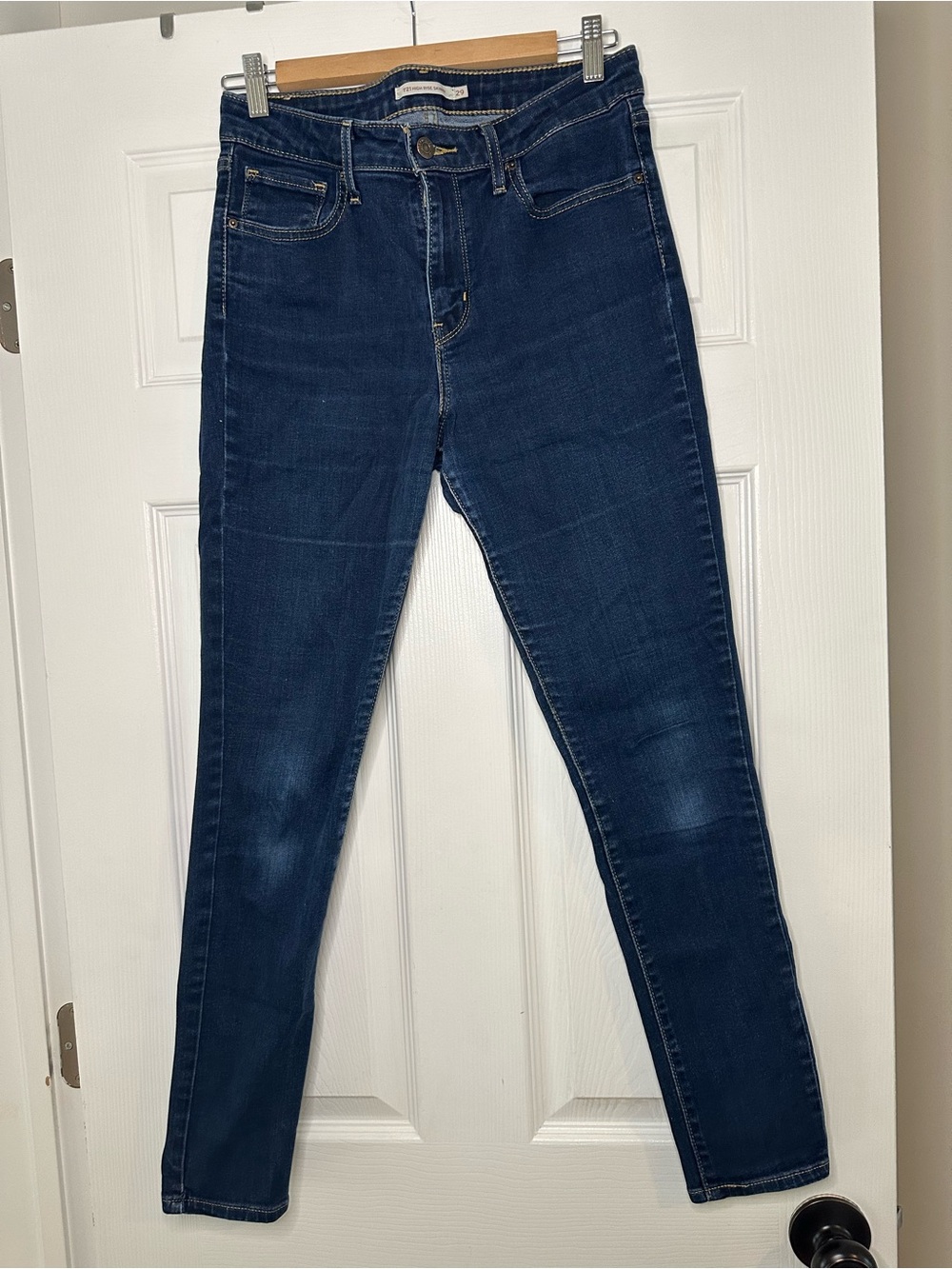 Levi’s 721 High Rise Skinny Jeans Dark Wash Size 29